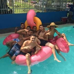 Meet your Posher, Francisco raul